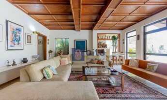 Imagem 4: Casa com piscina coberta