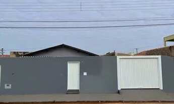 Imagem: Casa reformada com terreno amplo no Rita