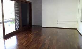 Imagem 4: Casa imensa , 7 salas 5 banheiros, anexo com churrasqueira e deck em madeira