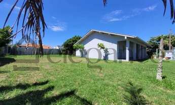 Imagem 2: Elegance Imóveis: Elegante casa térrea com 3 dormitórios, mobiliada, sobre 2 terrenos na p