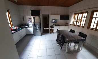 Imagem 6: Casa térrea à venda na Vila São Pedro, em Santo André/SP. Com 271 m², 3 dormitórios, sala