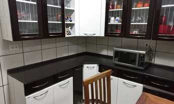 Imagem 5: Casa à venda no condomínio Jardim Rubi em Mogi das Cruzes, com 3 dormitórios e espaço com