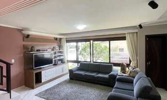 Imagem 2: Casa para Venda - 240m², 4 dormitórios, sendo 2 suites, 3 vagas - Centro