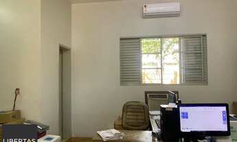 Imagem 4: Loja em Centro Galpão / depósito com 3 vagas na garagem