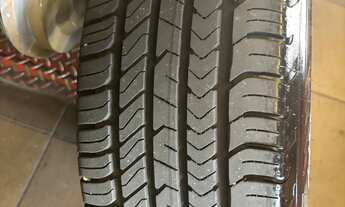 Imagem: Vendo 4 pneus seminovos e 4 rodas aro 16