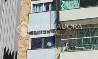 Imagem 6: Imóvel para venda possui 75 metros quadrados com 2 quartos em Centro - Florianópolis - SC