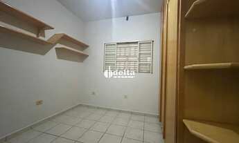 Imagem 10: Casa residencial com 3 quartos sendo 1 suíte, disponível para locação no bairro Jardim Pat