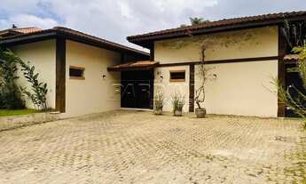 Imagem 2: Linda casa em condomínio com 4 suítes, varanda com espaço gourmet e piscina, na praia Dura