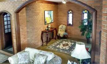 Imagem 7: BS IMOBILIÁRIA VENDE casa estilo colonial em Camboinhas, distante 200 metros da praia