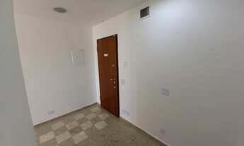 Imagem 4: Sala Comercial Ampla - EM FRENTE AO MERCADÃO MADUREIRA