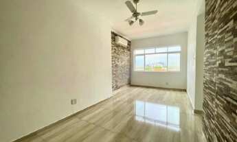 Imagem 2: Apartamento modernizado, 2 quartos, 2 banheiros, sala. cozinha, área de serviço, vaga dema