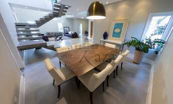 Imagem 1: Casa de condomínio para venda tem 390 metros quadrados com 4 quartos