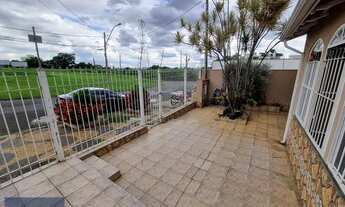 Imagem 3: Casa térrea à venda em Jardim Bandeirantes - Campinas com 3 quartos, garagem para 4 carros