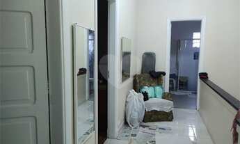 Imagem 7: 03 dormitórios, sala 02 ambientes, 02 banheiros, contem uma edícula nos fundos, 02 vagas