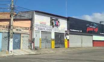 Imagem: Vende-se este ponto louro das portas