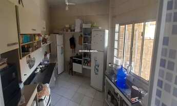 Imagem 7: Casa térrea à venda na Vila São Pedro, em Santo André/SP. Com 271 m², 3 dormitórios, sala