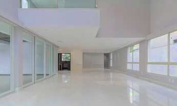 Imagem 5: Sobrado para aluguel possui 608 metros quadrados com 4 quartos em Belvedere - Belo Horizon