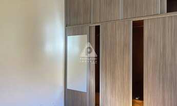 Imagem 5: Privilégio Imóveis vende: Excelente apartamento com três quartos na rua Voluntários da Pát