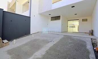 Imagem 2: Sobrado com excelente padrão de acabamentos no bairro Belchior Central, Gaspar!