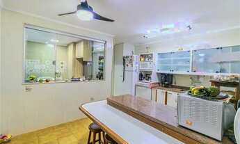 Imagem 7: Lindo sobrado reformado na Lagoinha, com 267m de área construída por R$ 585.000,00, com 4