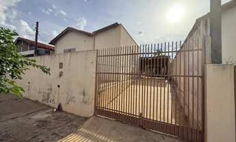 Imagem: Casa à Venda com 2 quartos no Centro de