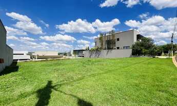 Imagem 2: Terreno de 350m² à venda em condomínio - Vila do Golf