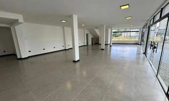 Imagem 4: Alugo sala comercial com 140m2 em piçarras