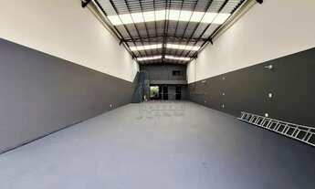 Imagem: Galpão de 182m² com mezanino para locação