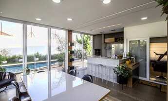 Imagem 2: Sobrado luxuoso com piscina e varanda gourmet no Condomínio Taubaté Village - Taubaté / SP