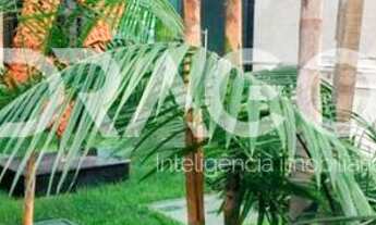 Imagem 4: Edifício Via Jardins com quatro suítes e a poucos metros da praia