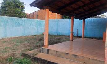 Imagem 4: Casa usada 2/4 sendo 1 suíte, quintal com espaço privilegiado, a 5 minutos do buriti shopp