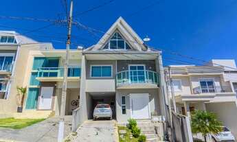 Imagem 1: Sobrado triplex condomínio para venda tem 201 metros quadrados com 3 quartos