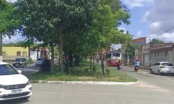 Imagem 3: Quitinete ampla e bem localizada Ônibus na porta!