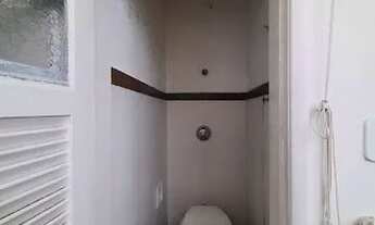 Imagem 2: BELA LOCALIZAÇÃO apartamento de 2 quartos, sala, cozinha, 2 banheiros, de frente, armários