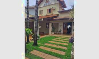 Imagem 1: Linda casa estilo colonial em condomínio fechado