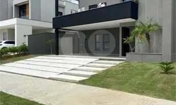 Imagem 1: Casa assobradada a venda no condomínio Residencial Alphaville II SJC/SP