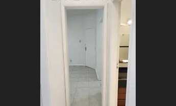 Imagem 5: Apartamento com 71m2 em prédio antigo e bem conservado, na parte baixa da Gávea, silencios