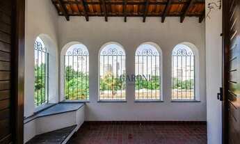 Imagem 6: Venda de sobrado em rua tranquila no Alto da Lapa SP São 4 suítes com amplos banheiros, ar