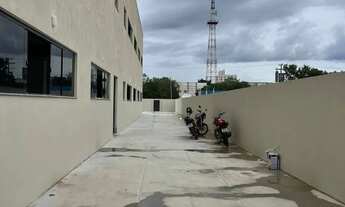 Imagem 6: Prédio comercial com estacionamento em subsolo no Centro