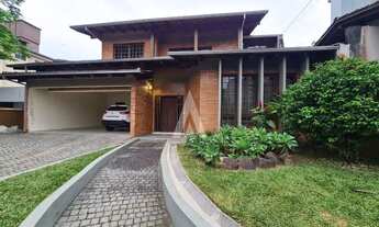 Imagem: Sobrado com 2 suíte(s) mais 3 quarto(s)