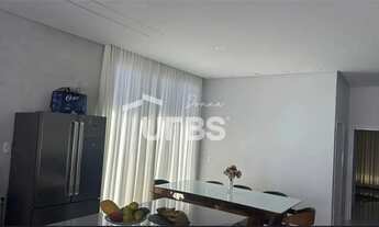 Imagem 4: Casa térrea à venda na Primeira Etapa, 4 quartos, 3 suítes, 4 vagas, fundo para mata