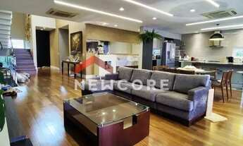 Imagem: Casa de condomínio em Avenida Cerro Azul