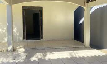 Imagem: Aluga-se esta casa de 4 quartos no Bairro