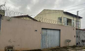 Imagem: Casa com Quintal Amplo e Varanda Coberta