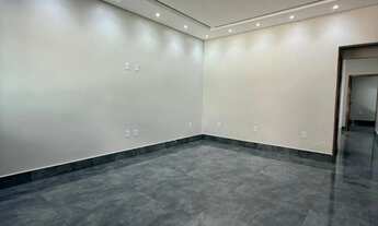 Imagem 2: Linda casa toda reformada na Qno 11 setor O! 3 quartos! Suite! Churrasqueira! Confira!!!!