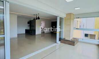 Imagem 2: Apartamento à venda 161 m², 3 suítes, churrasqueira na varanda, 3 vagas, frente à Praça do