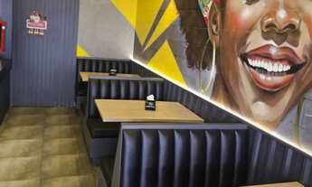 Imagem 2: Vendo hambúrgueria/restaurante dentro do muffato