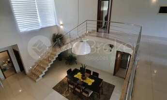 Imagem: Casa sobrado em condomínio com 5 quartos