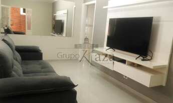 Imagem: Linda Casa Padrão - 2 Dormitórios - 136m²