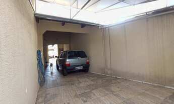 Imagem 3: Casa com 03 quartos, 1 kitnet na lateral; PQ Trindade 2